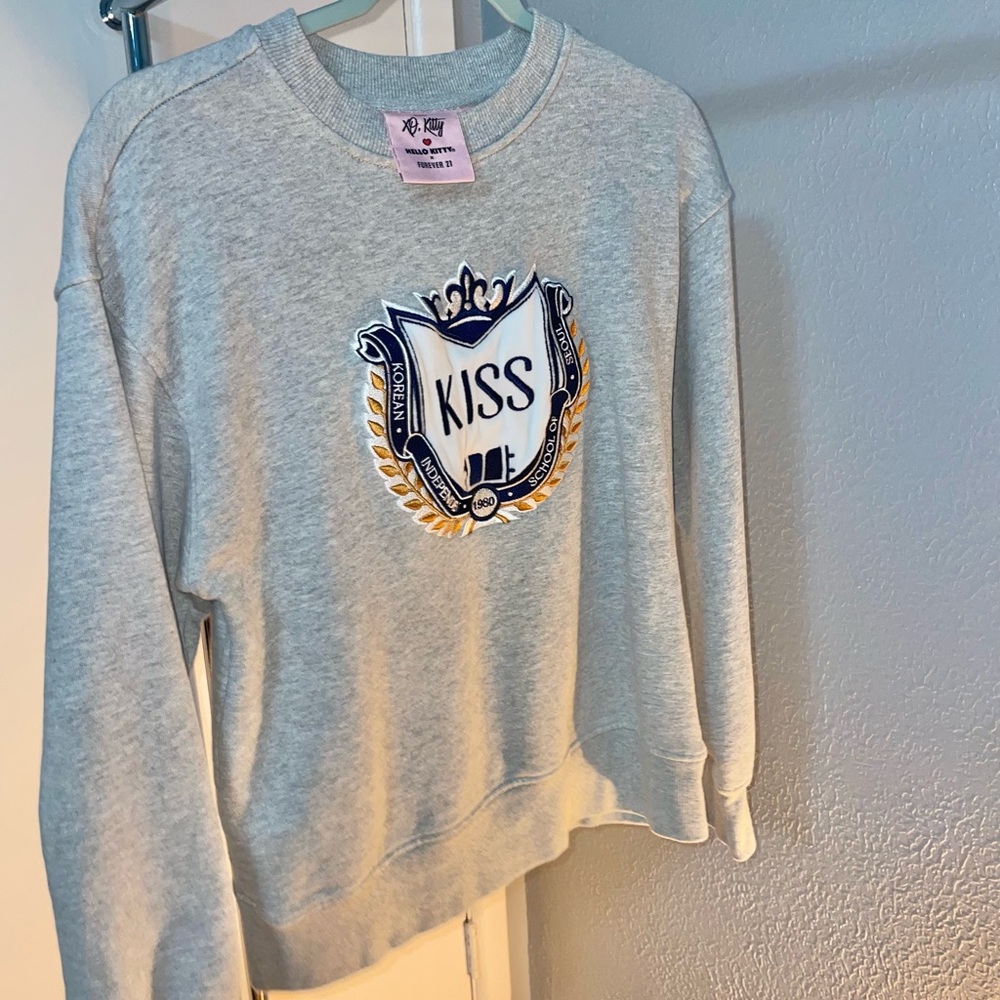 Forever 21 exclusive 🎀 | XO kitty crewneck sweater